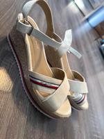 Einmal getragen Tom Tailor 39 beige Keilabsatz Sandalen beige 38 Niedersachsen - Hesel Vorschau