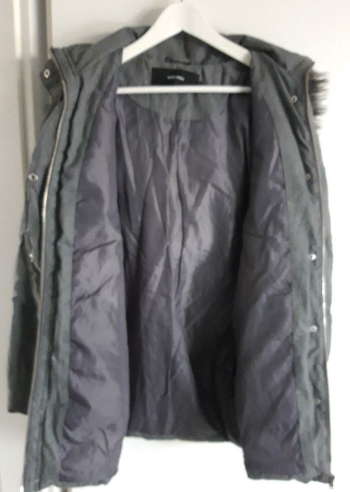 Vero Moda Daunenjacke Parka Wintermantel Gr. S in Berlin