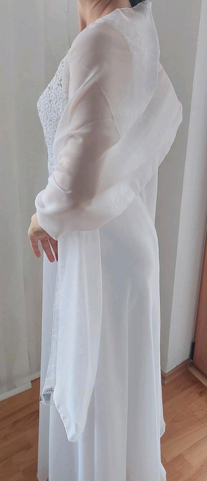 Brautkleid mit Bolero und Schultertuch in Ingolstadt