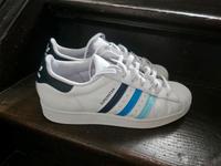Adidas Superstar Schuhe Sneaker Turnschuhe 44 weiß blau Nordrhein-Westfalen - Straelen Vorschau