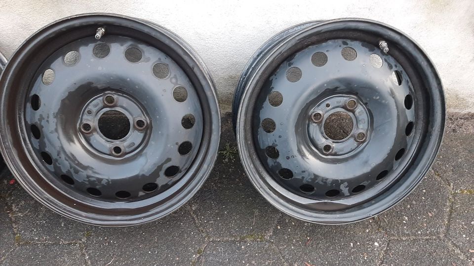 4x Stahlfelgen 15" Zoll mit NISSAN Reifendruck Sensoren in Niederkassel