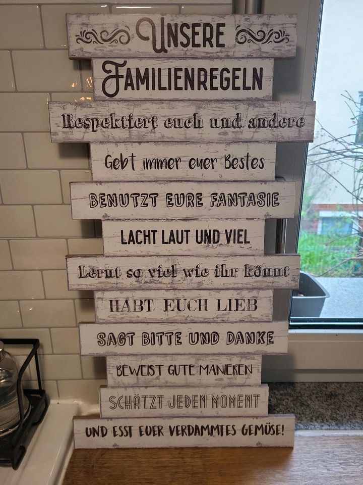 Schild Deko Familenregeln in Rüsselsheim