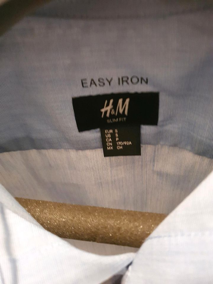 H&M blau, Hemd, slim fit, easy iron, Größe S in Frankfurt am Main