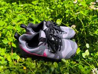 Nike Wanderschuhe Trekkingschuhe Gr. 36 Damen Mädchen Baden-Württemberg - Markgröningen Vorschau
