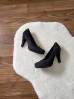 Schwarze Pumps High Heels Marco Tozzi Wildlederimitat Niedersachsen - Holzminden Vorschau