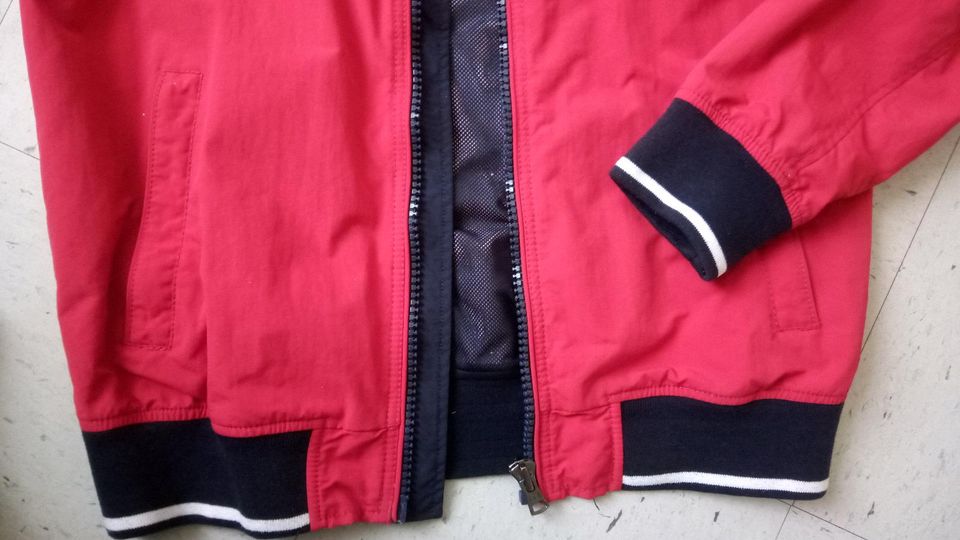 Tommy Hilfiger Jacke M rot in Lübeck