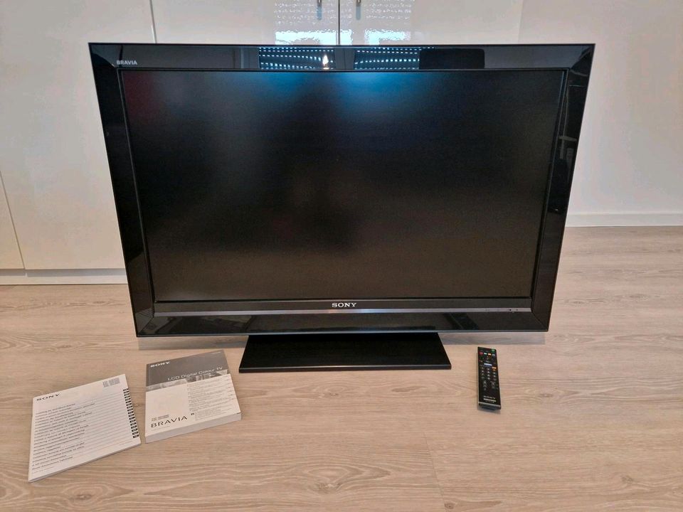 Sony Bravia KDL-40V3000 LCD Fernseher in Rotenburg