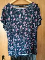 Shirt Damen Größe 48 guter Zustand schwarz Blumen Thüringen - Hermsdorf Vorschau