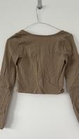 Oberteil langärmlig bauchfrei Größe S Stradivarius Damen Shirt Hessen - Fulda Vorschau