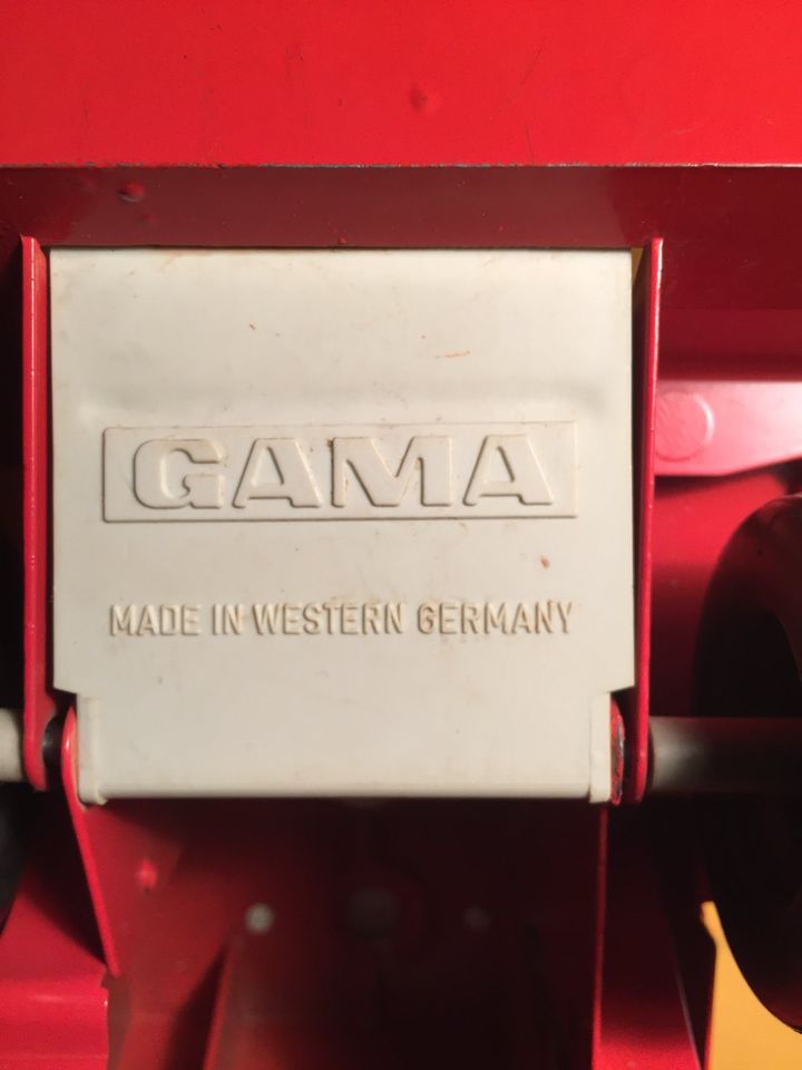 Blechspielzeug von Gama + ZZ Germany Feuerwehrauto in Köln