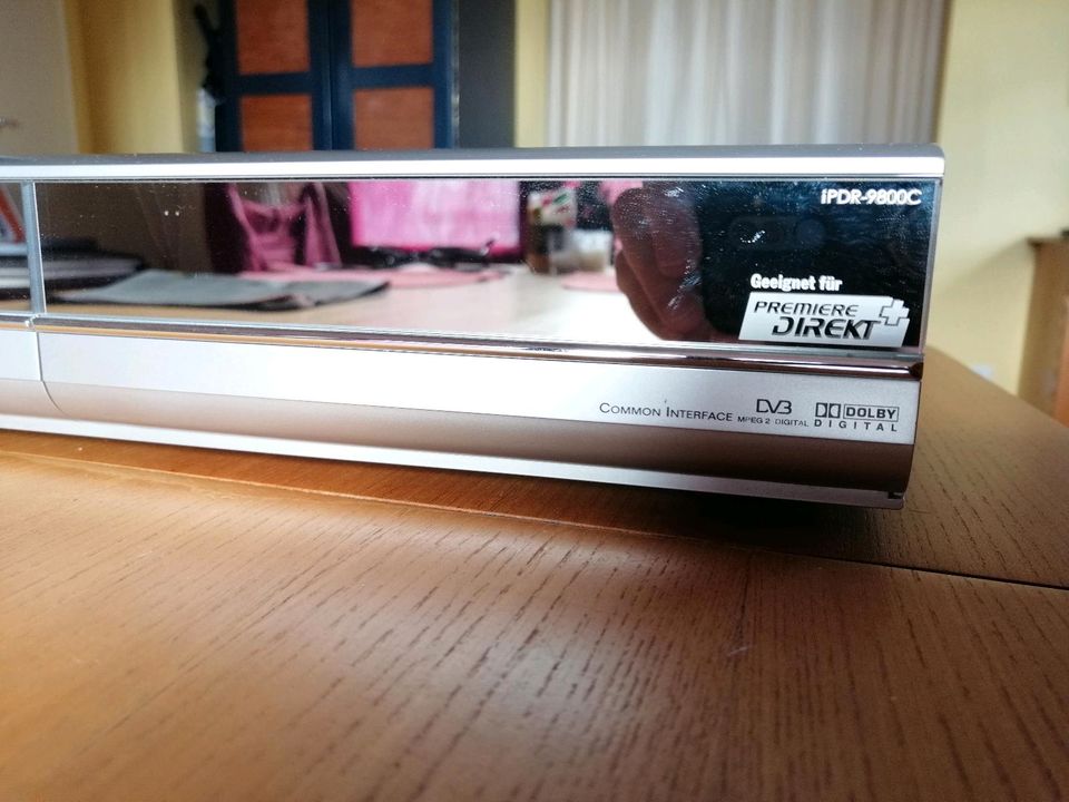 Humax iPDR-9800 Festplatten-Recorder in Esslingen