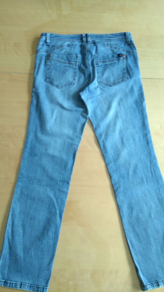 Defekt! Cecil Jeans * blau * Style Charlize * Damen * Gr. 31/ 32 in Düsseldorf