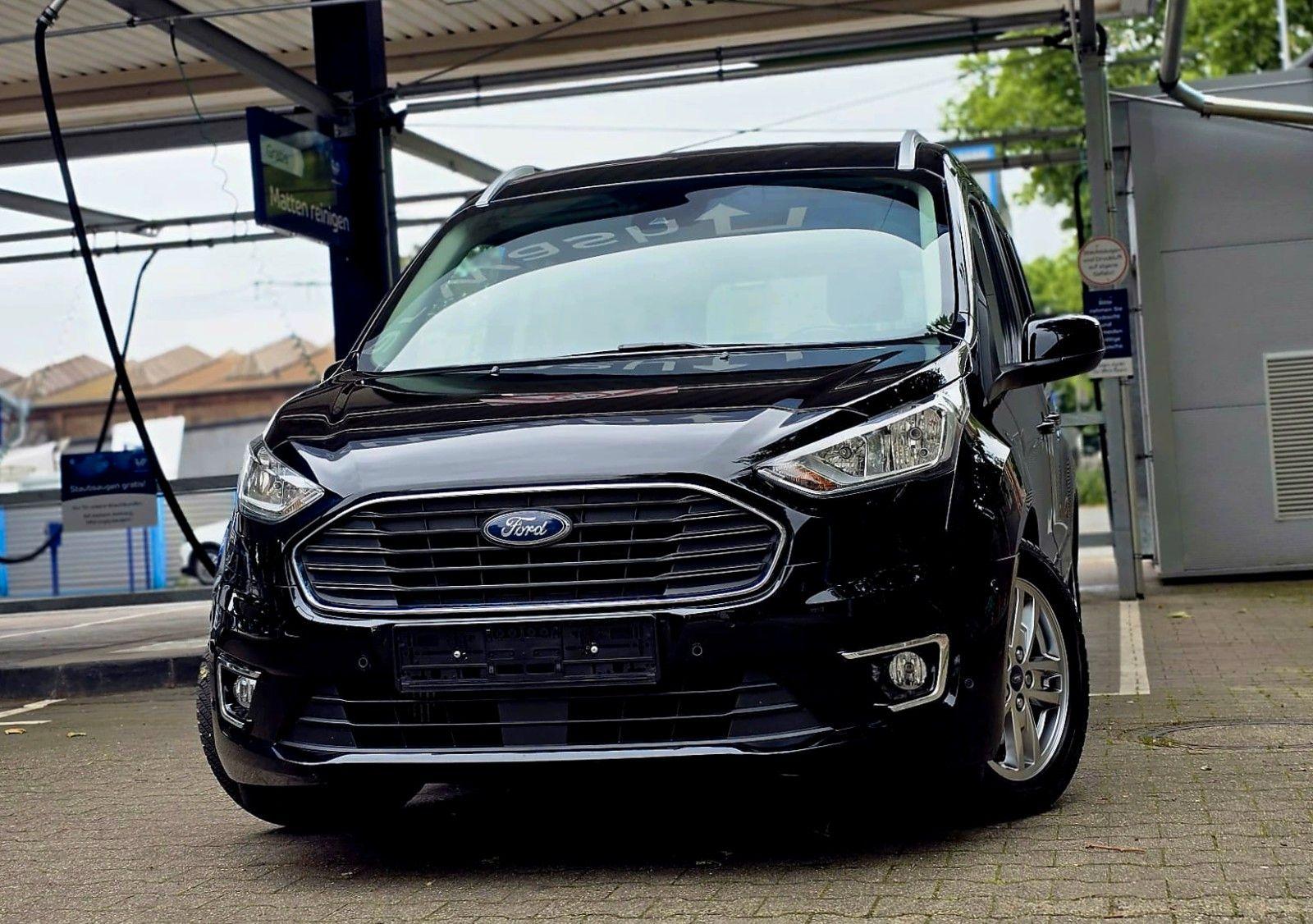 Abbildung des Autos Ford Grand Tourneo Conne…
