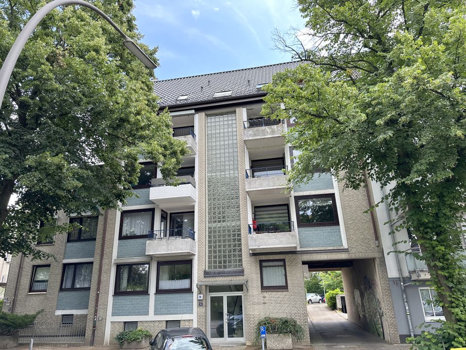 Anlageobjekt: Dachgeschoss-Wohnungen mit Balkon und 2 PKW-Stellplätzen in Hamburg