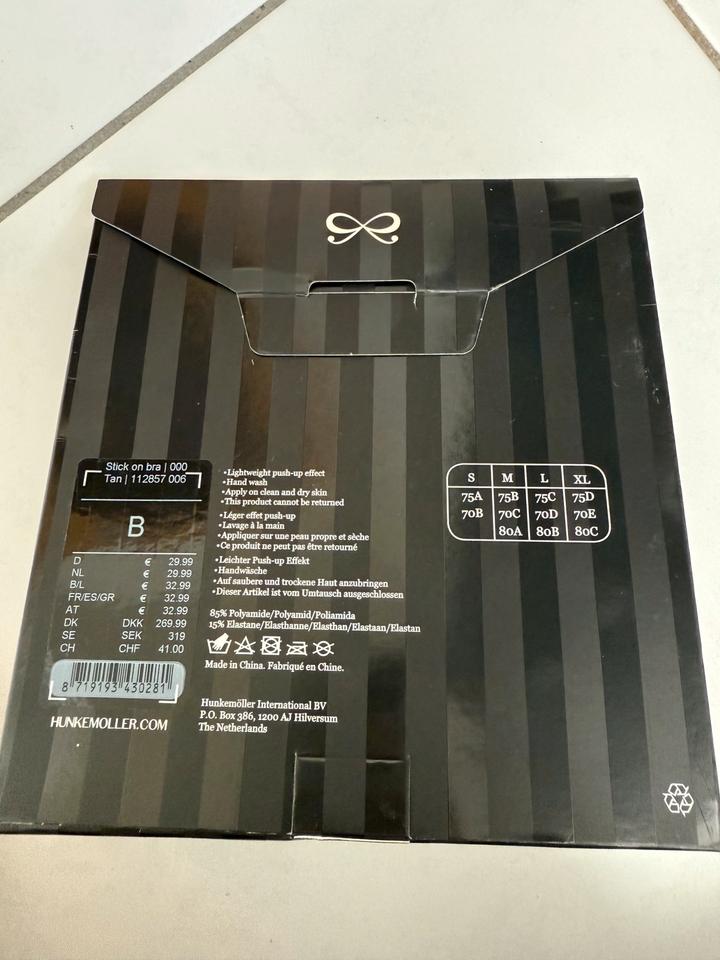 Hunkemöller Stick on Cups Größe B- Klebe-BH Neu in Möglingen 