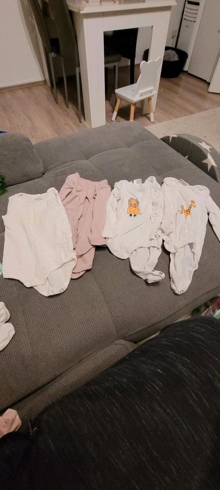 Kinder Baby Body Bodys langarm kurzarm  62/68  74/80 80/86 in Voerde (Niederrhein)