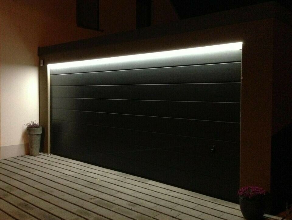 Sektionaltor Premium LED Beleuchtung ALU Novoferm Hörmann Garage in Langen (Hessen)