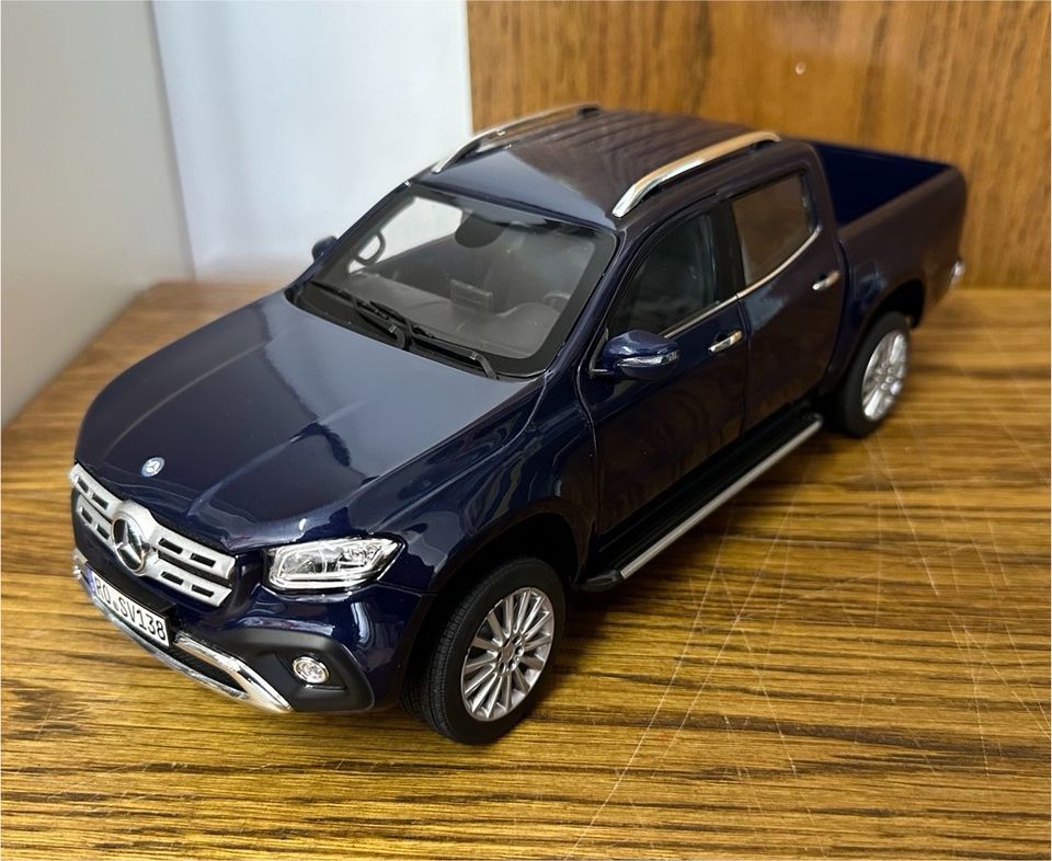 Modellauto 1:18 2017 Mercedes Benz X-Klasse X-Class NOREV in Frankfurt am Main