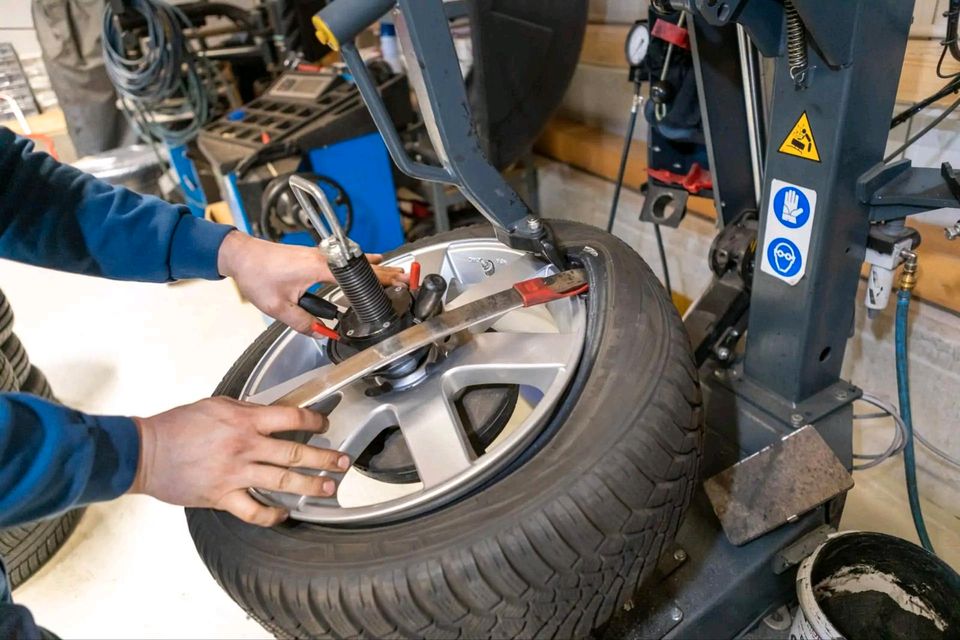 Reifenmontage Reifenservice Reifen wuchten bis 24 Zoll in Wilkau-Haßlau