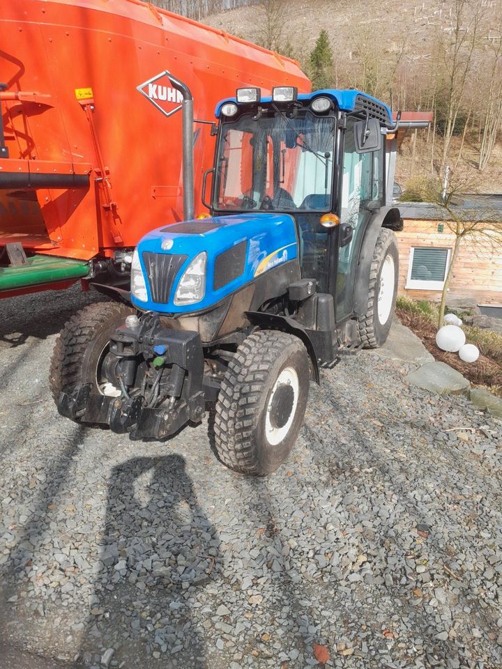 T4050F New Holland  Schmalspurtraktor in Neuenrade