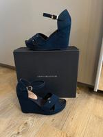 Tommy Hilfiger Sandalen 37 wNEU Damen Keilabsatz Plateau Pumps Brandenburg - Hoppegarten Vorschau