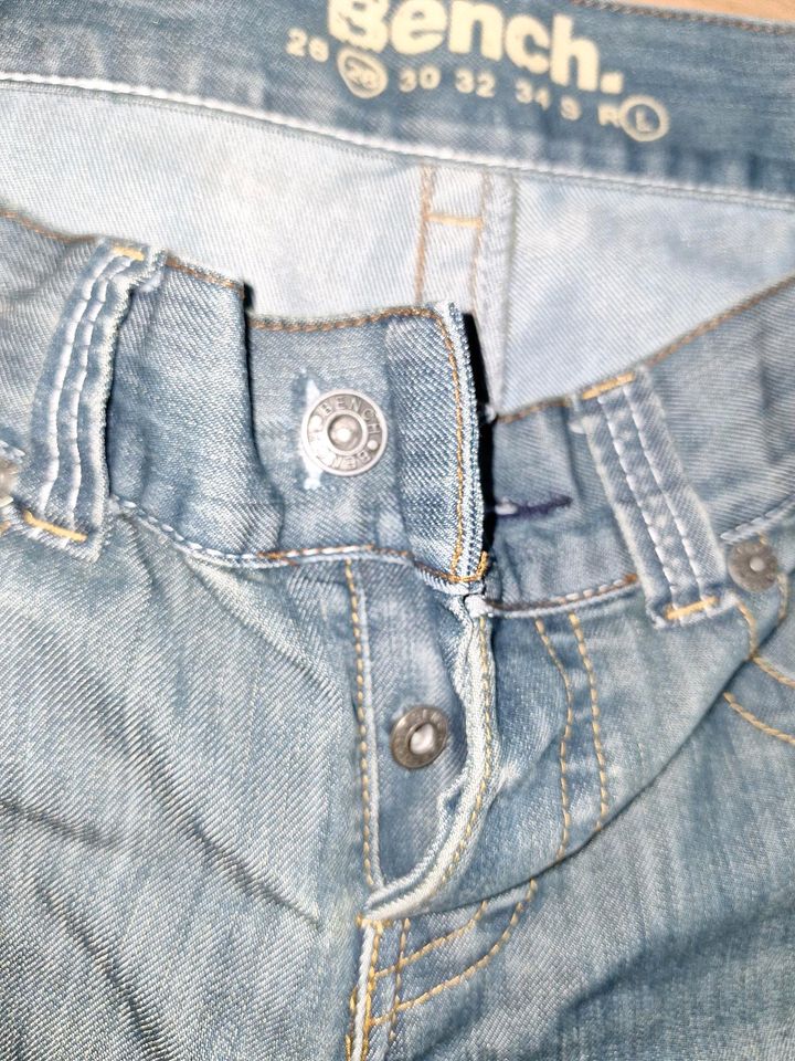 Bench. Jeans mit Knopfleiste in Ibbenbüren