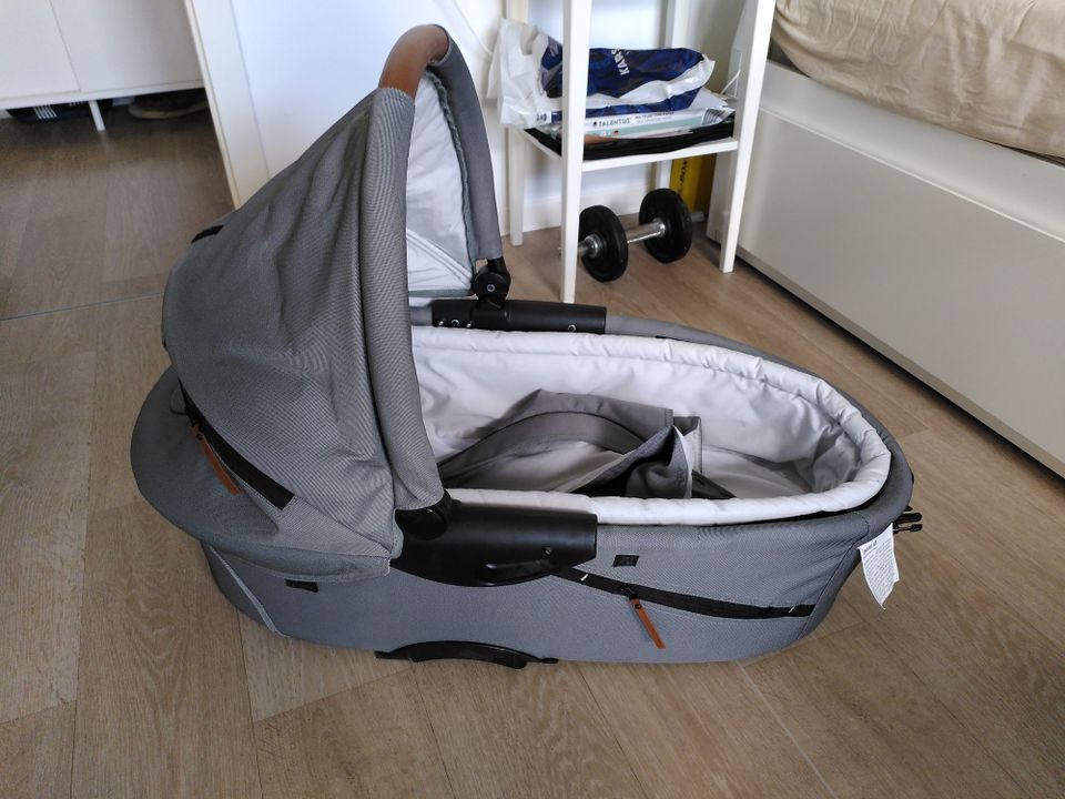 Joie Babywanne/Bett - für Joie Mutsy Kinderwagen in Dresden