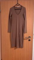 NA-KD Geripptes Kleid mit langen Ärmeln || Beige || Größe S Baden-Württemberg - Singen Vorschau