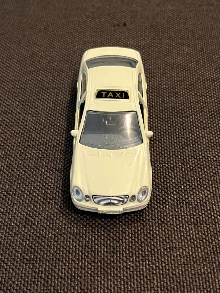 Siku Taxi , Mercedes E 500 ,Spielzeugautos , Siku in Bonn
