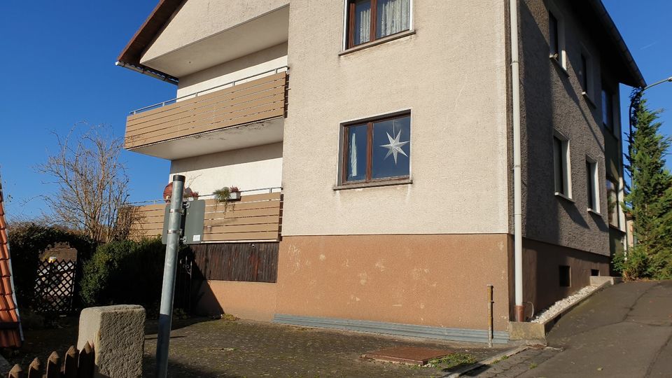 Zweifamilienhaus mit Ausbaumöglichkeit und Doppelgarage in Gersfeld zu verkaufen in Gersfeld