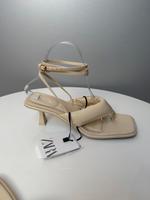 Zara Sandalen Zehentrenner Echtleder beige Gr. 38  Neu m. Etikett Bayern - Haibach Unterfr. Vorschau