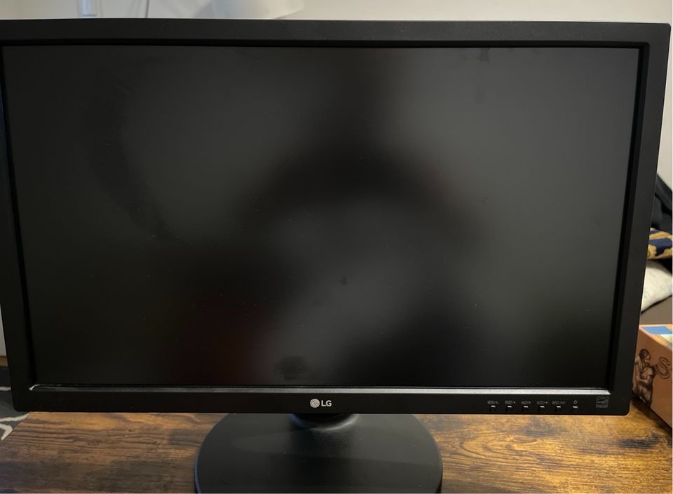 LG Computer Bildschirm 24 Zoll schwarz funktionsfähig in Leipzig