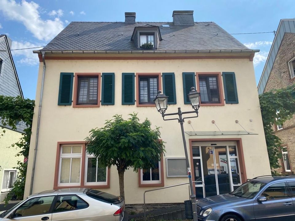 Attraktive, großräumige 214 m² WOHNUNG in Kröv/Mosel zu vermieten in Kröv