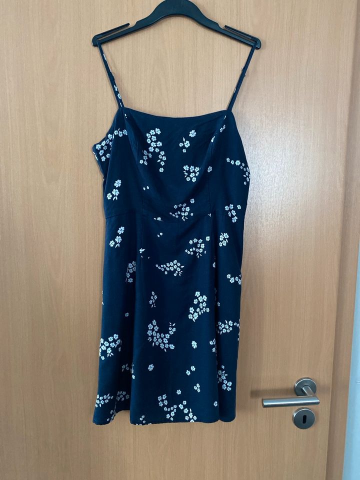 Kleid von Benetton Gr. S! in Gelsenkirchen