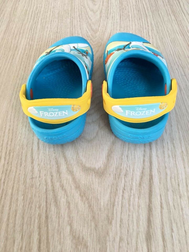 ✨Wie neu!✨ Baby Crocs 4c5 (19-21) Frozen Olaf in Hördt