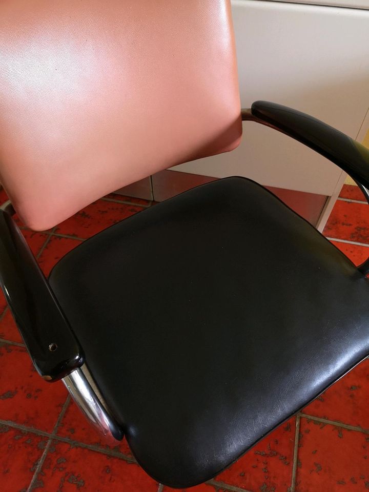 Barbier Chair Friseurstuhl Easy Chair 50er Jahre in Friedrichstadt