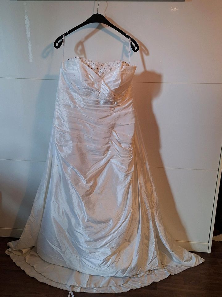 Schönes Brautkleid zu verkaufen in Hamburg