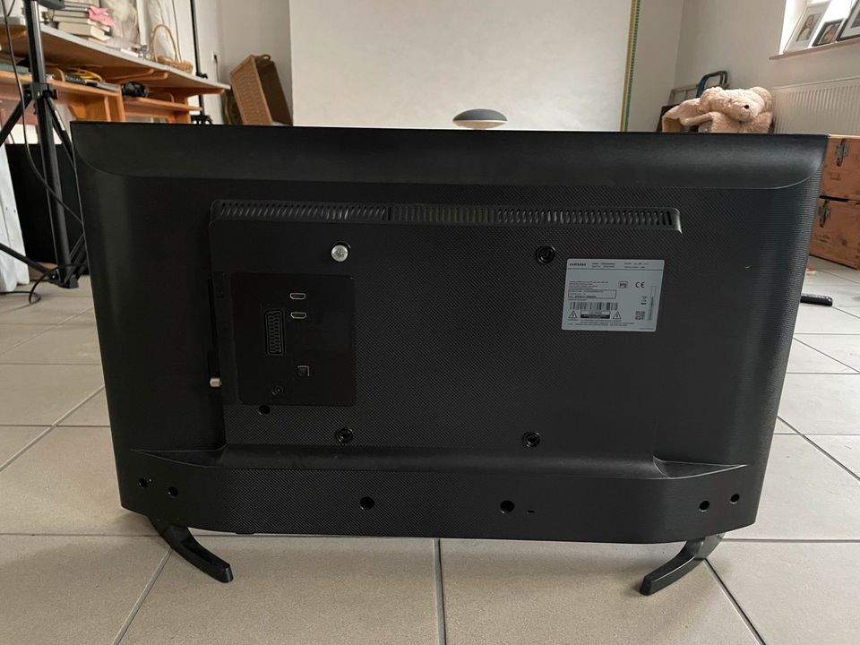 Samsung Fernseher UE32J4000AW in Schwieberdingen