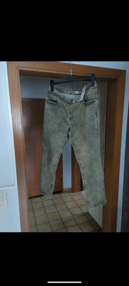 Damenhose grün neu gr.46 in Sankt Augustin