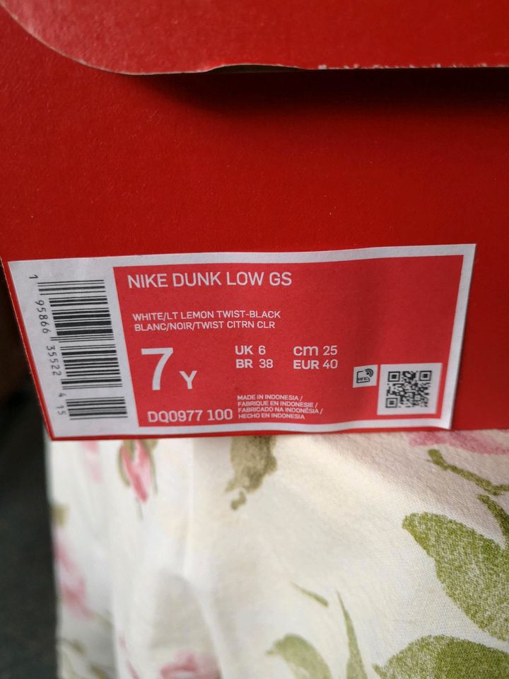 Nike Dunk Low GS Größe 40 in Braak