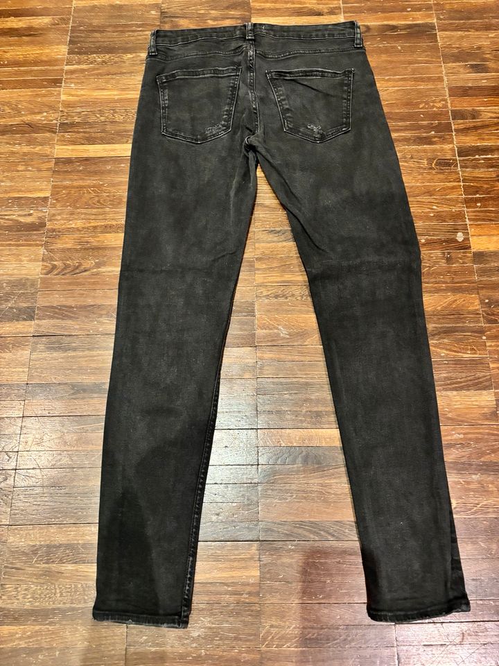 Skinny Jeans von Zara Schwarz Gr. 36 in Leipzig