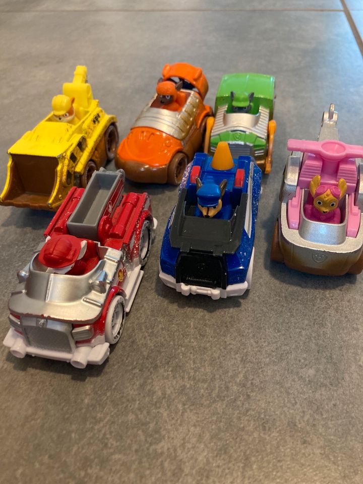 Paw Patrol True Metal Zentrale mit 9 Fahrzeugen in Hamburg