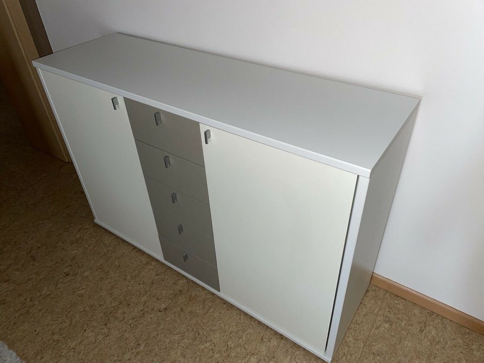 Möbel komplette Einrichtung Zimmer/ Jugendzimmer- Schrank Kommode in Fulda