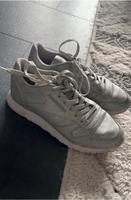 Reebok 37,5 Silber Damen Sneaker Schuhe Hessen - Pfungstadt Vorschau