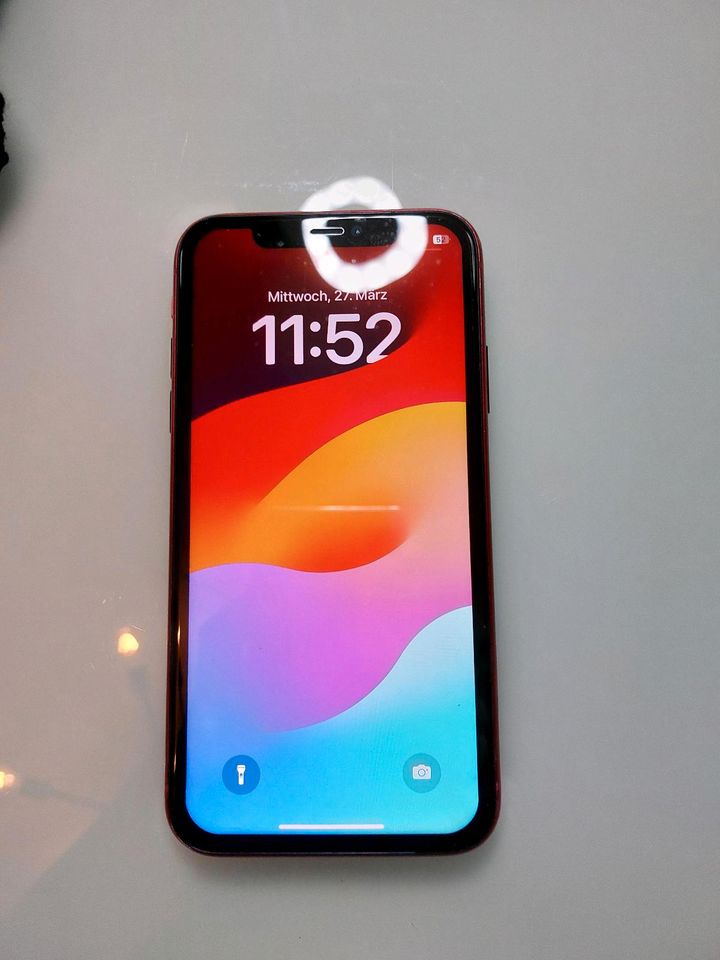 Apple iPhone 11 64GB Rot / Product Red in Bergkamen