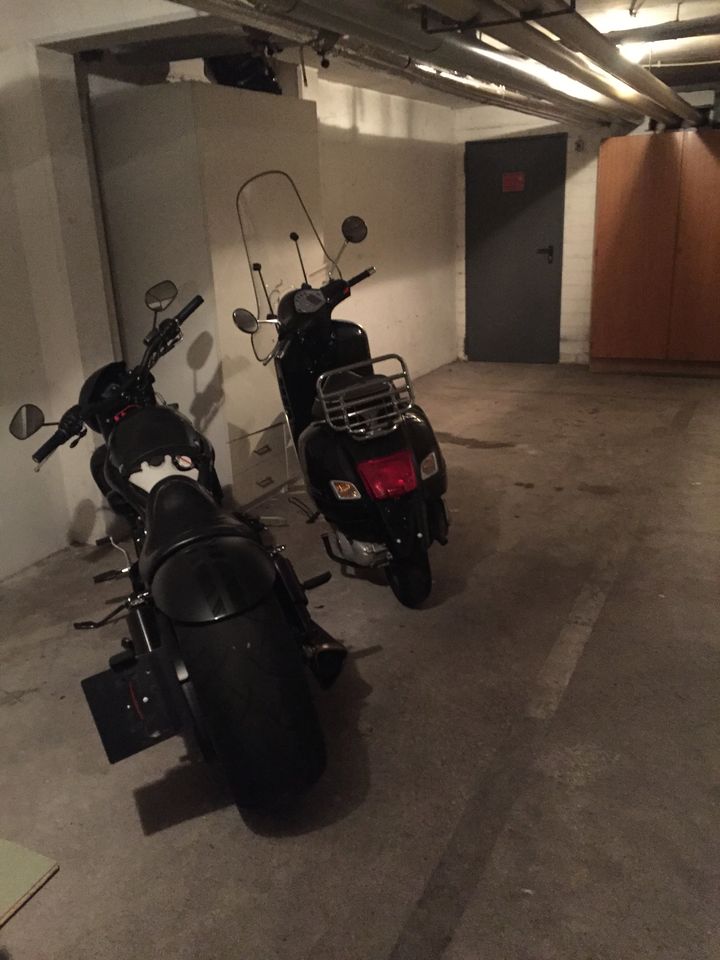 Stellplatz für 1-4 Motorräder in abgeschlossener Garage M4 Quadr. in Mannheim