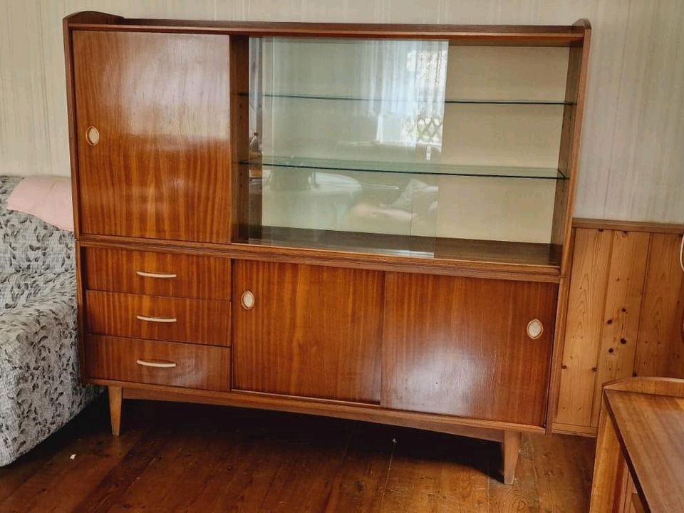 DDR Schrank mit Schiebetüren 60er 70er Anrichte Vitrine Buffet in Leipzig