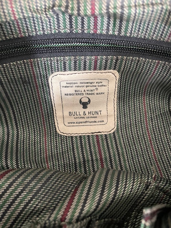 Bull & Hunt Ledertasche Messenger Bag in Berlin