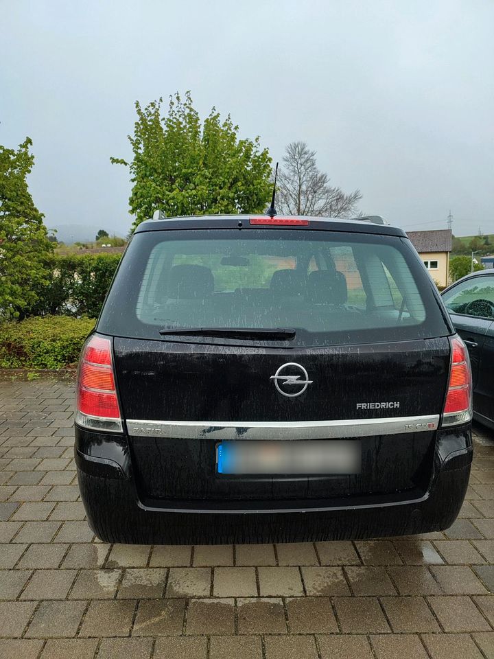 Opel Zafira B 1.9 CDTI 88kw (120PS) in Balingen
