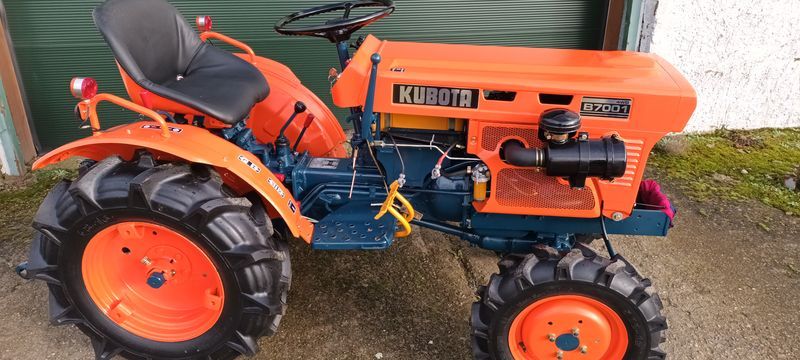 Kubota B7001 neu lackiert und komplett überholt  Allrad in Templin